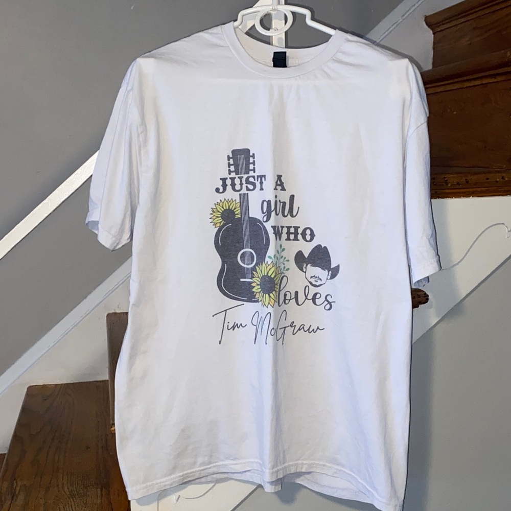 Gildan White Shirt Guitar & Sunflower “just a girl who loves Tim McGraw” Size XL